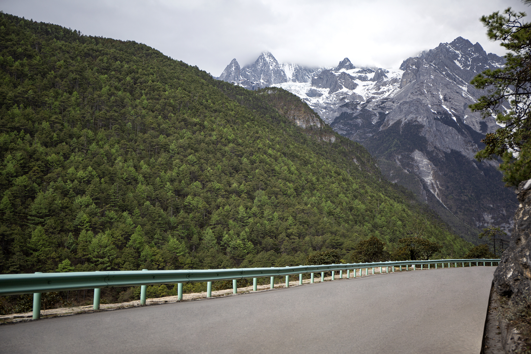 Photoshop从入门到精通：一本详尽的PS教程指南