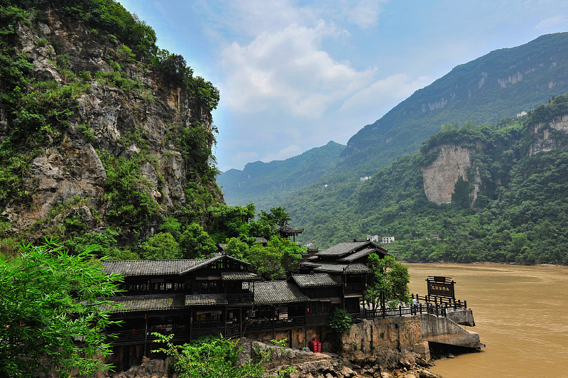 《三峡》理解分析错误选项判断