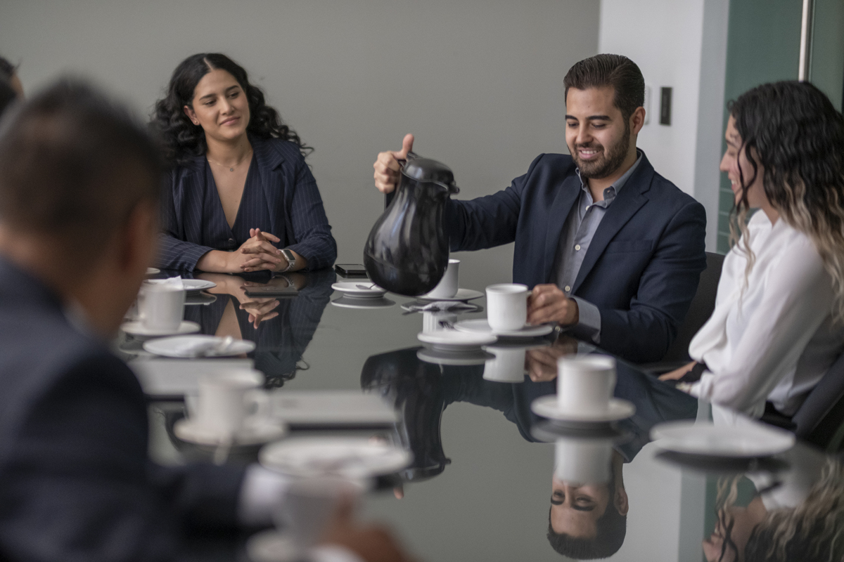 职场谈判技巧提升：从了解对方到建立关系