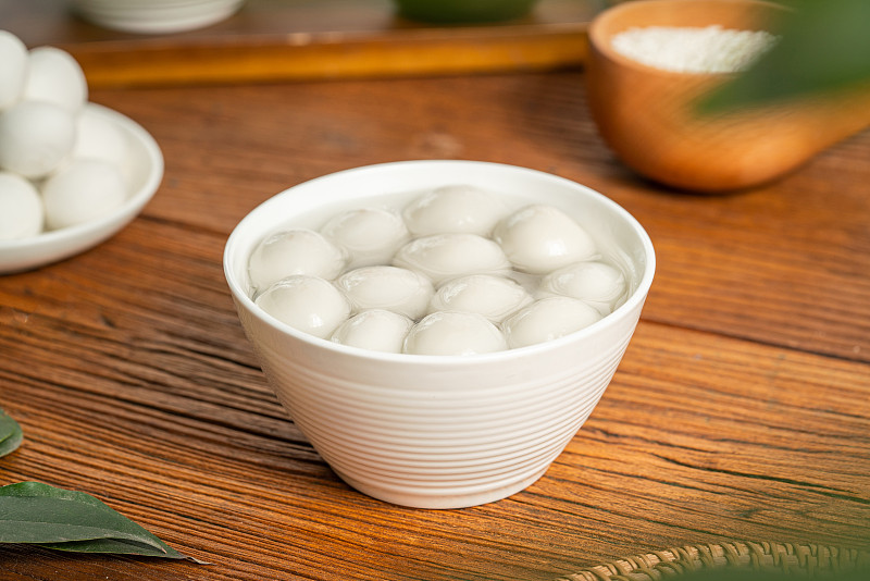 汤圆能和安慕希一起吃吗