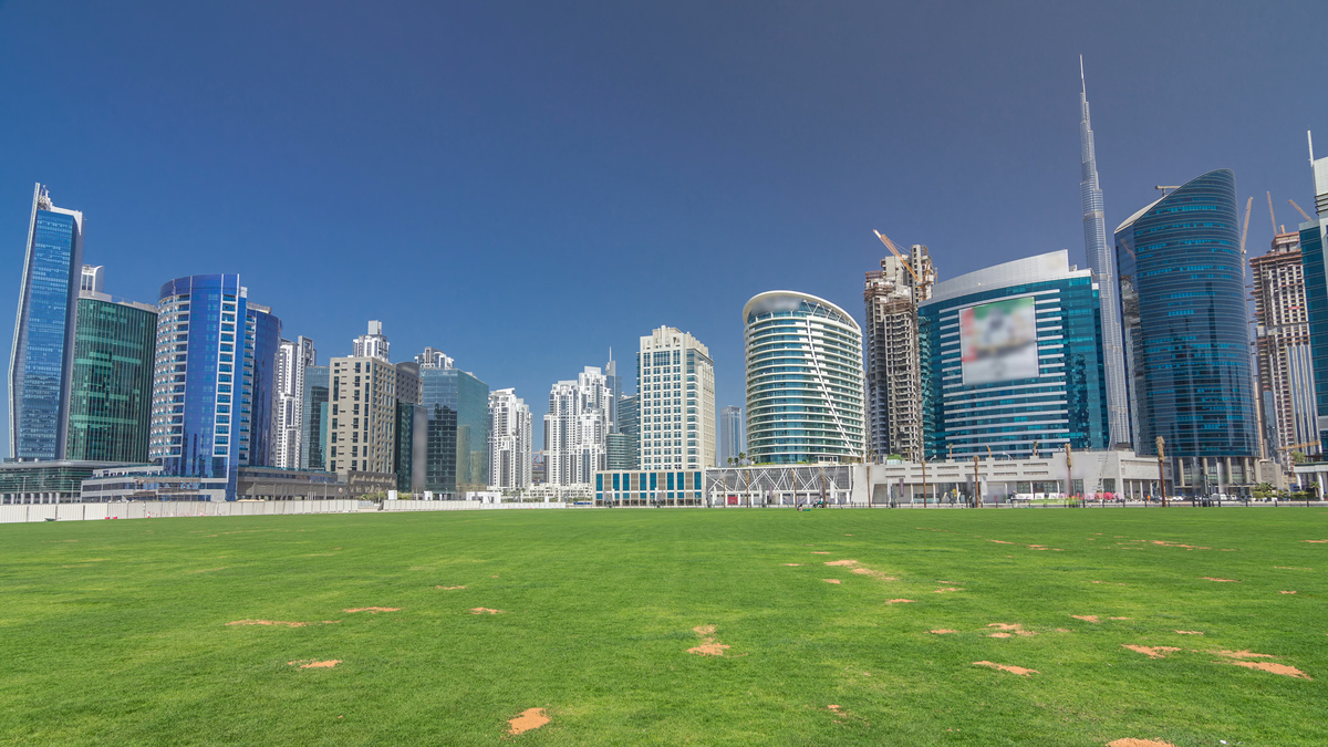 迪拜商业湾和市中心的广角延时高时延全景视图