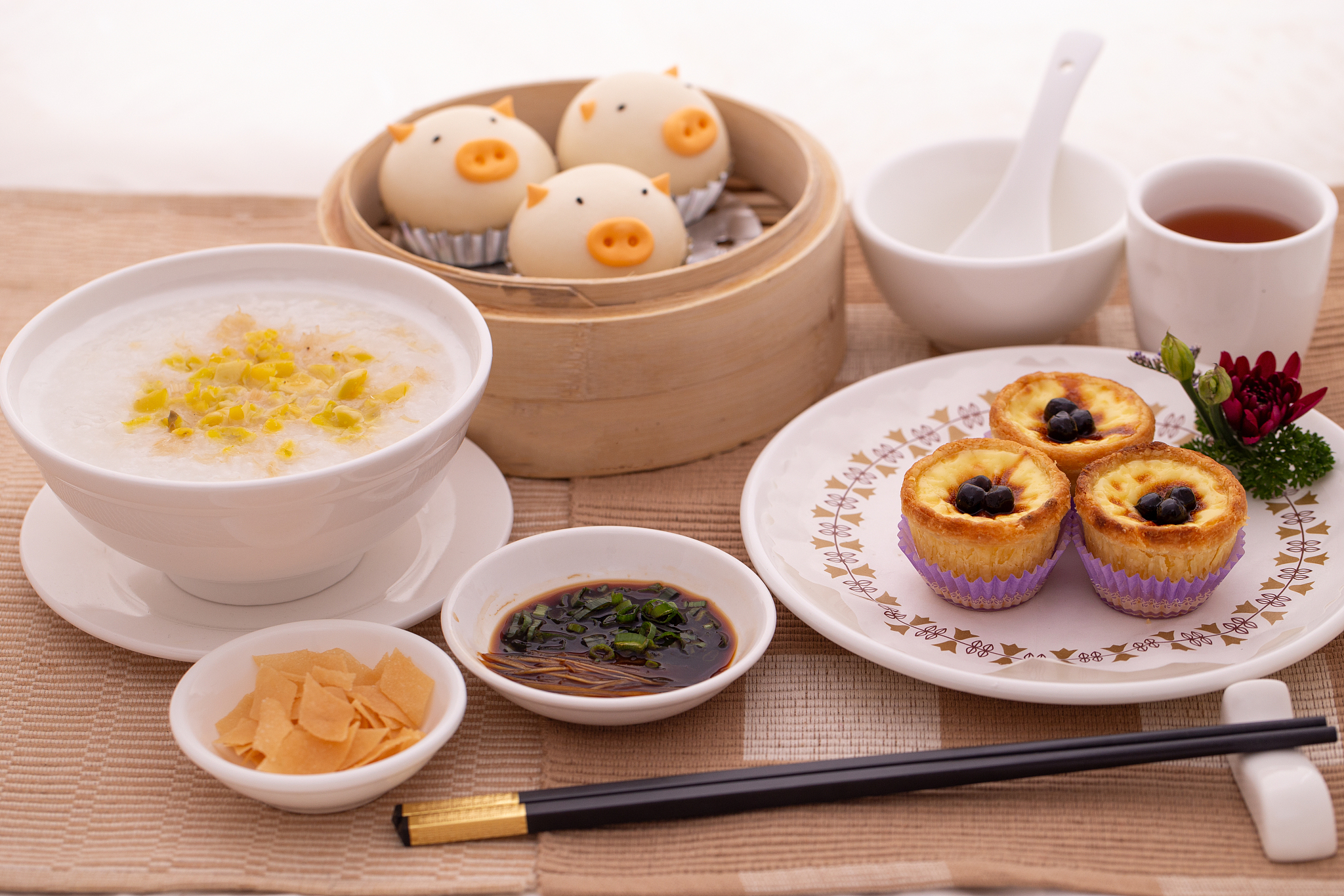 探店粤式下午茶的文案有湖景有广式生滚粥低卡柠檬慕斯天鹅榴莲酥葡式蛋挞