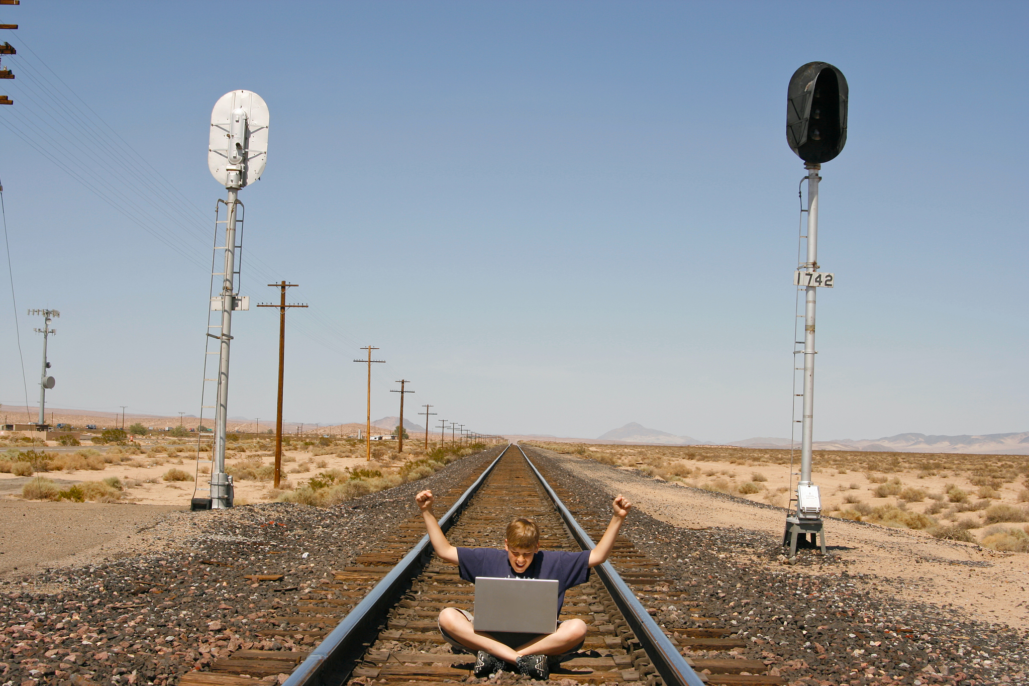 RTMOSeg: Robust and Accurate Object Segmentation for Railway Tracks