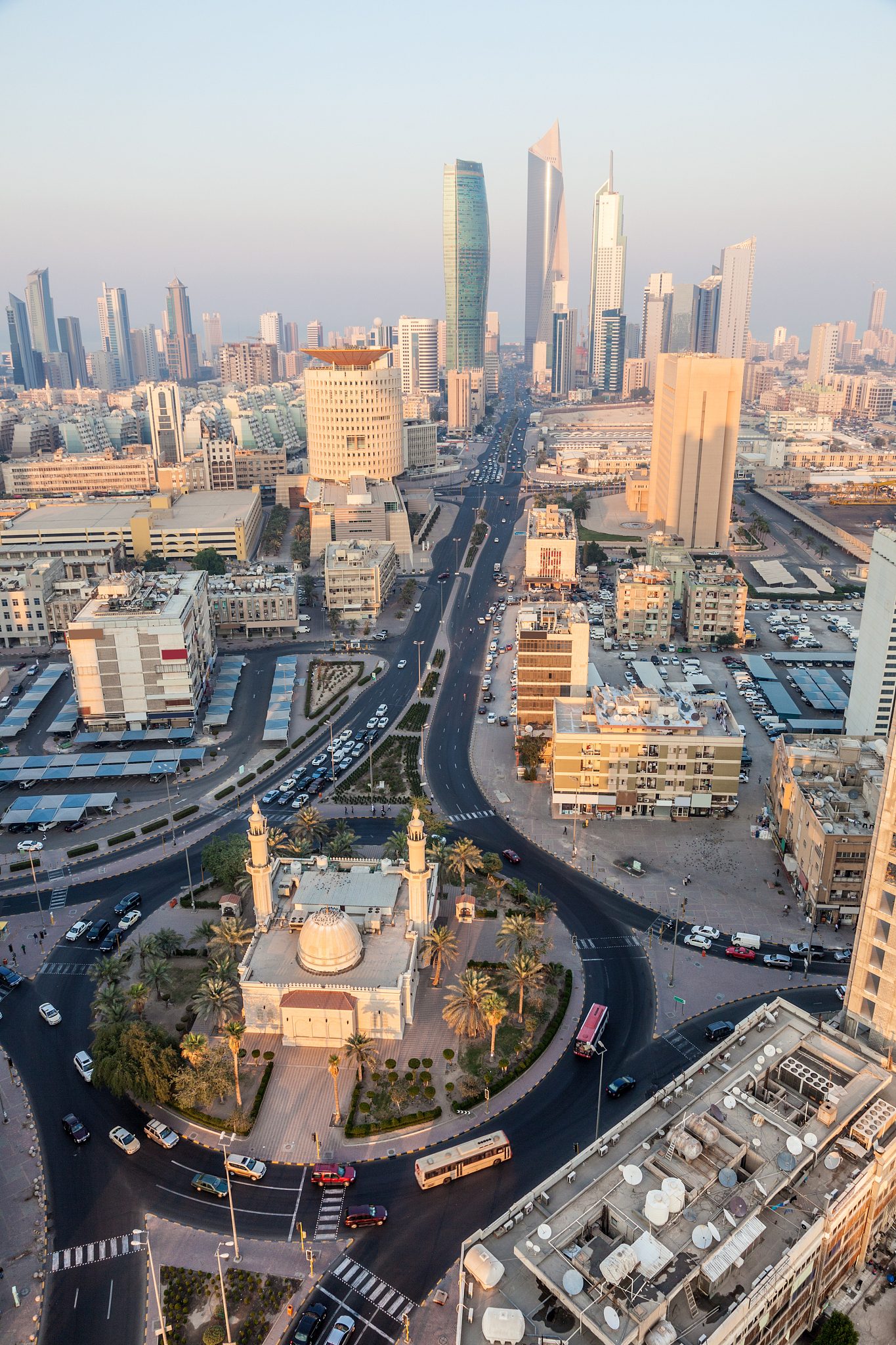 mosque roundabout in kuwait city