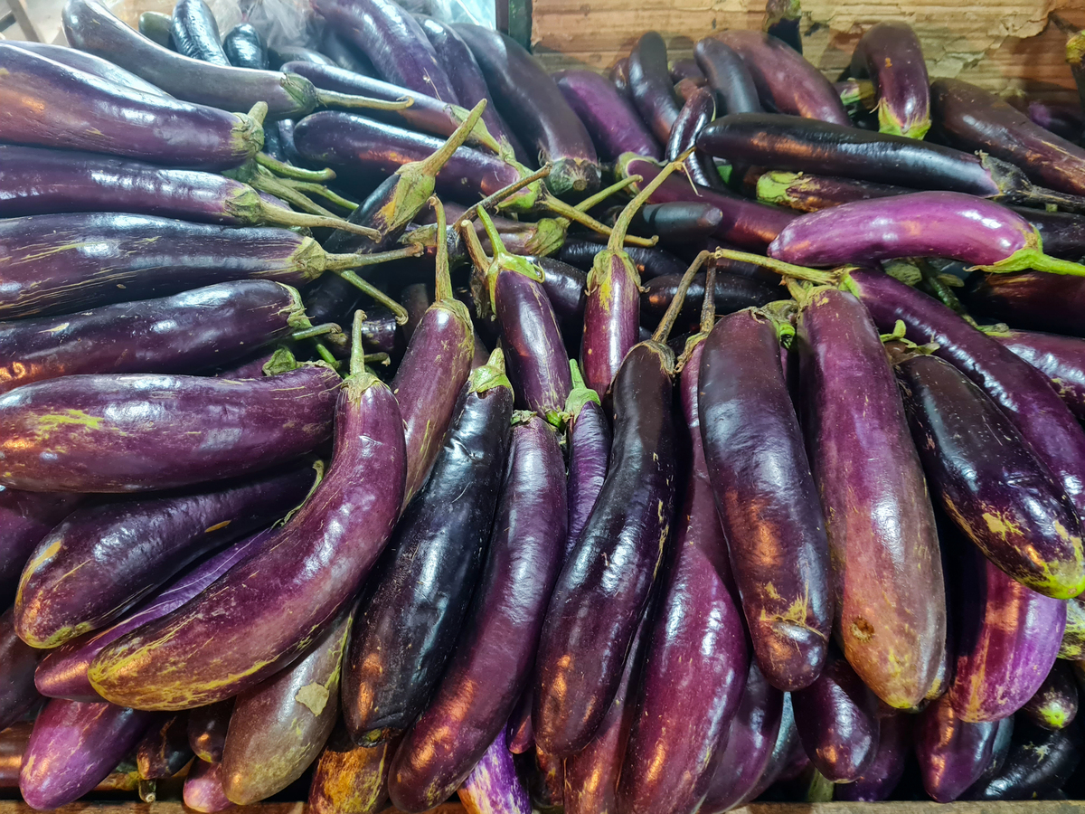 茄子功效多！降低血糖、胆固醇，助消化抗氧化，营养丰富还能减肥