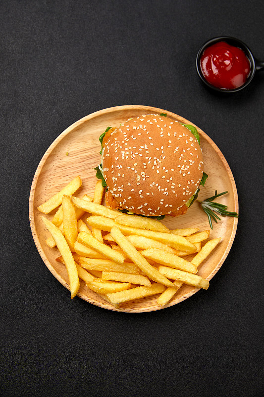 介绍肯德基疯狂星期四活动