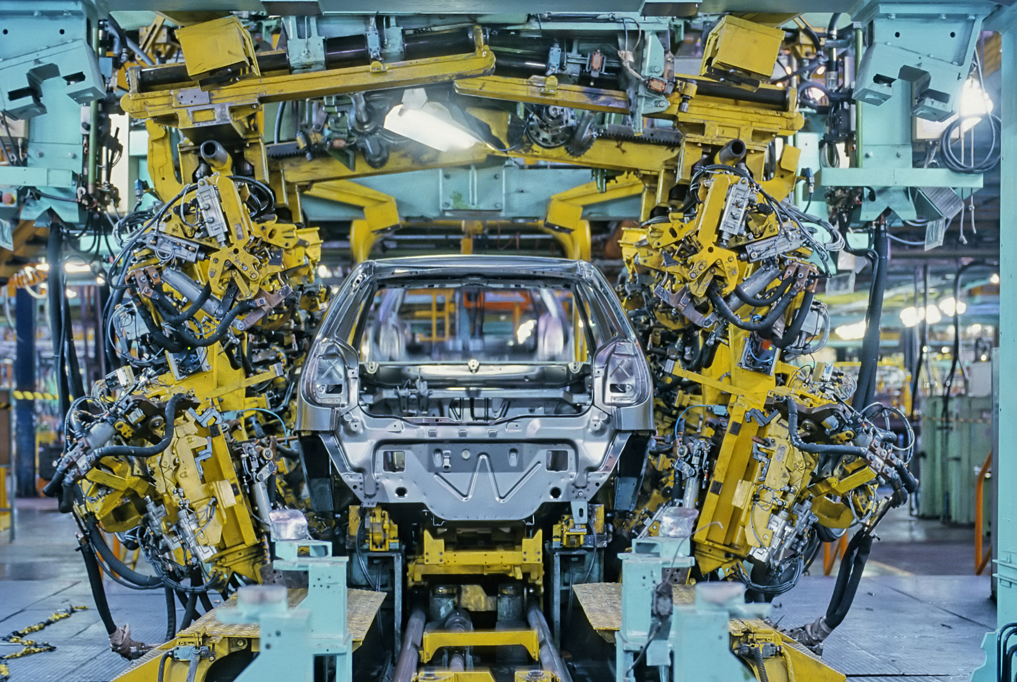 中国汽车行业：全球领先，机遇与挑战并存