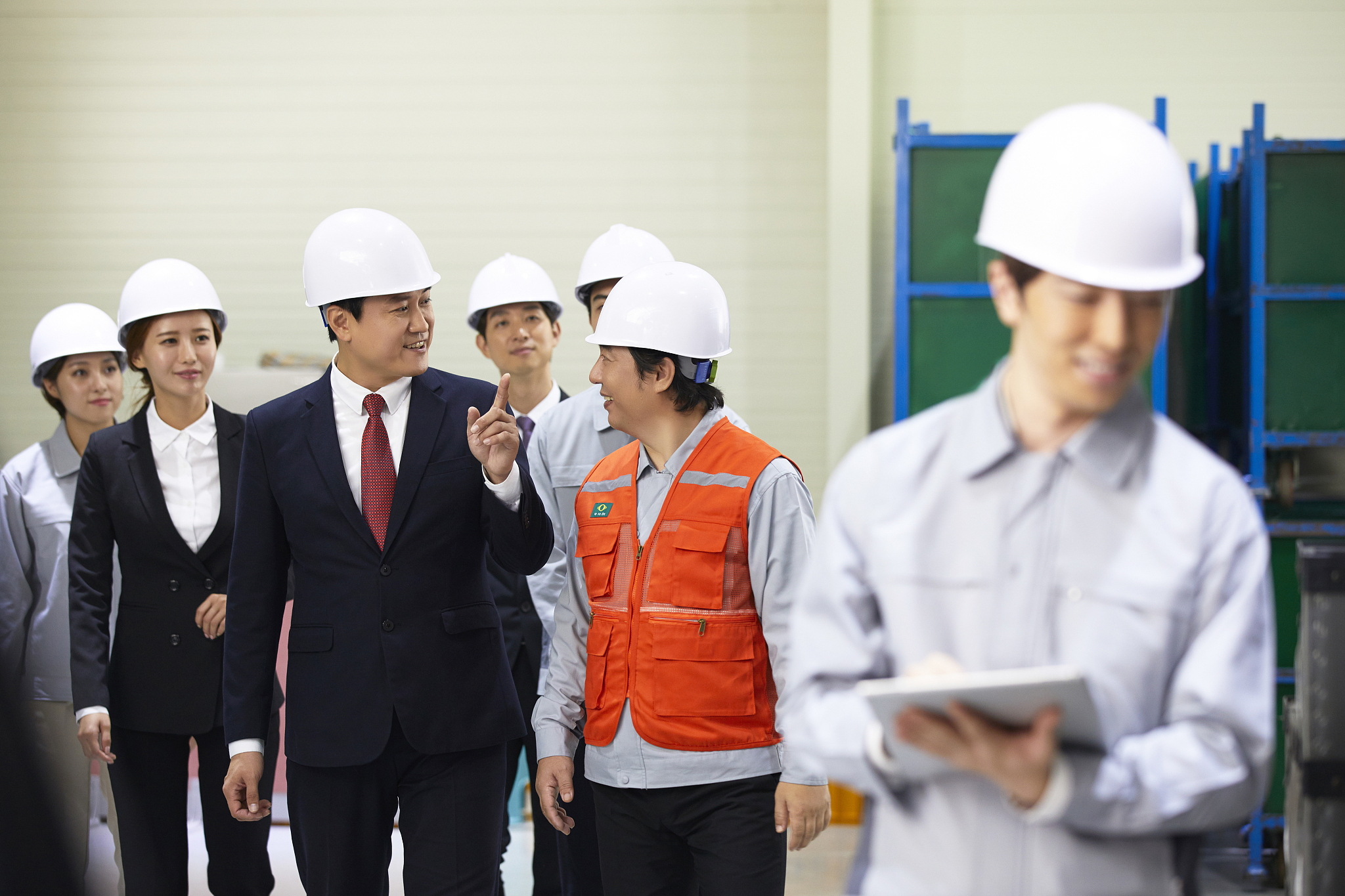 建筑工程铁三角：设计师、施工员、监理师，共创价值未来