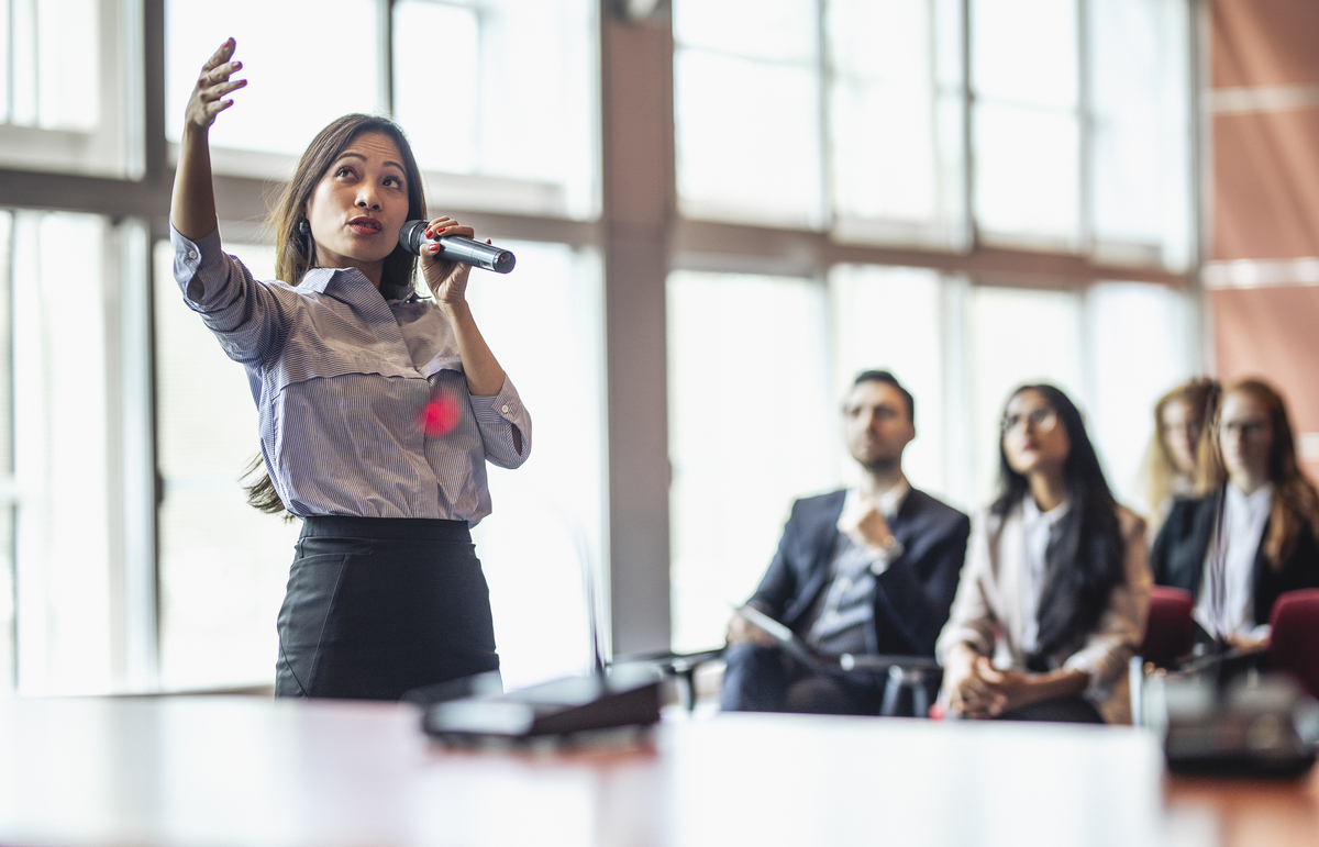 学播音与主持的未来：职业发展与个人成长