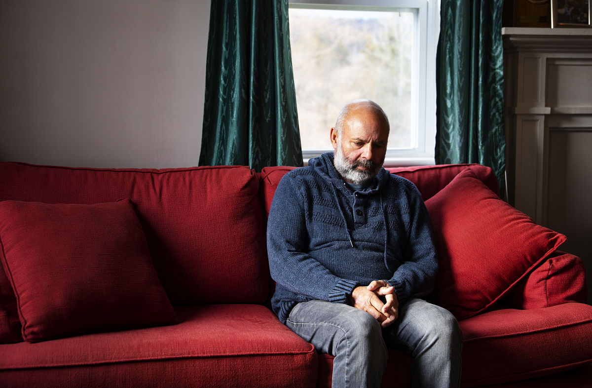 要确切、恰当、鲜明、简短地命名论文的题目以概括论文的最重要内容。如果题目语义不够明确可以使用副标题来补充特定内容。