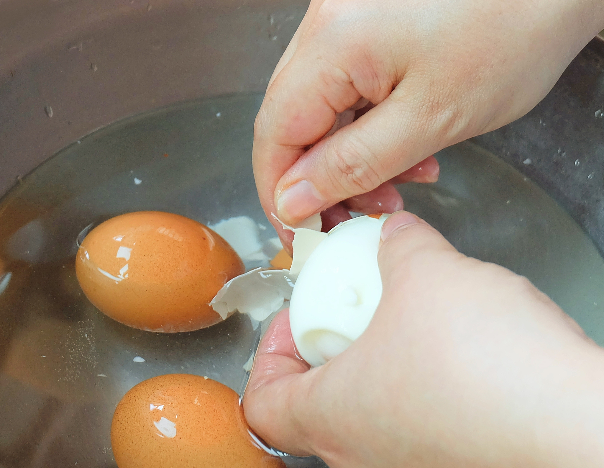 敷蛋美容：鸡蛋面膜、眼膜、头发护理和手膜