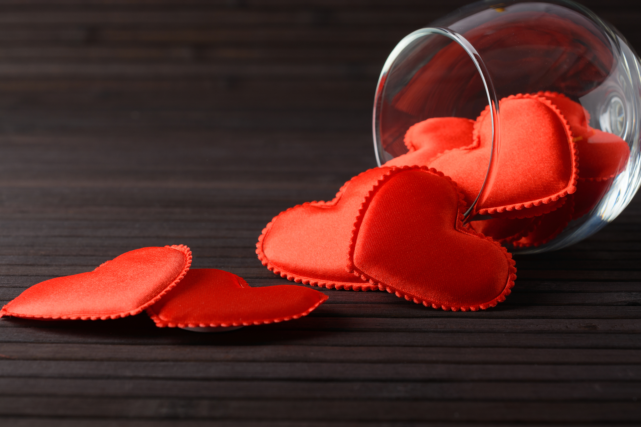 红色海绵手脚饰品：创意点缀，个性造型！