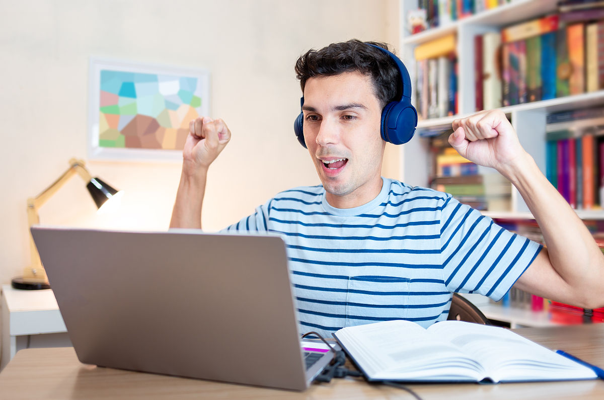 武汉2022年卫校和职高哪个好