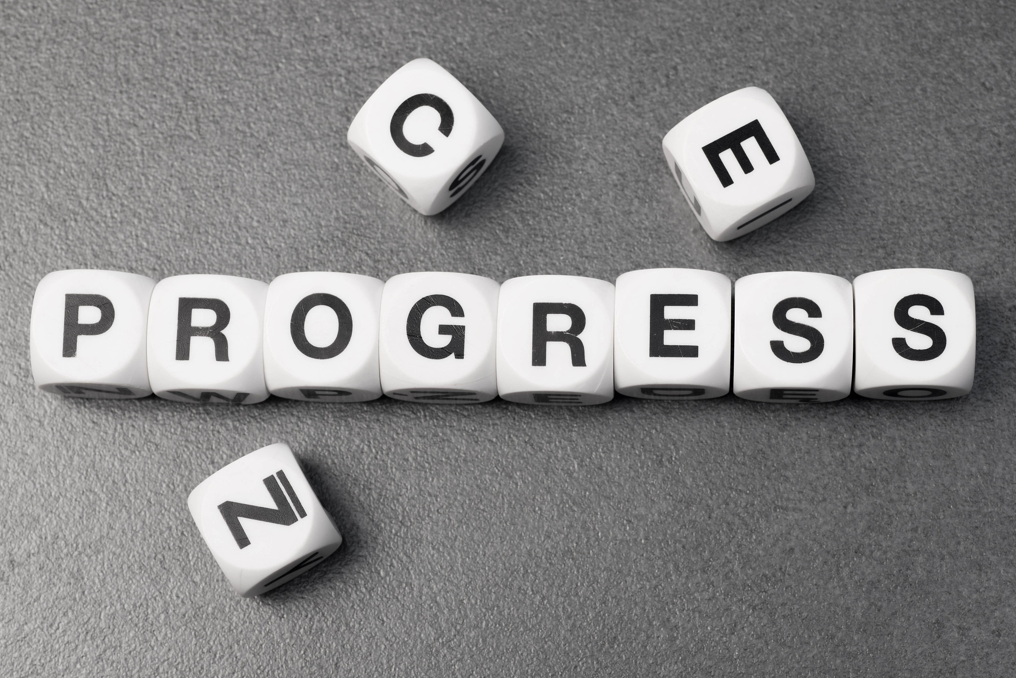 GMLO 字母组合的所有单词 - 全部列出