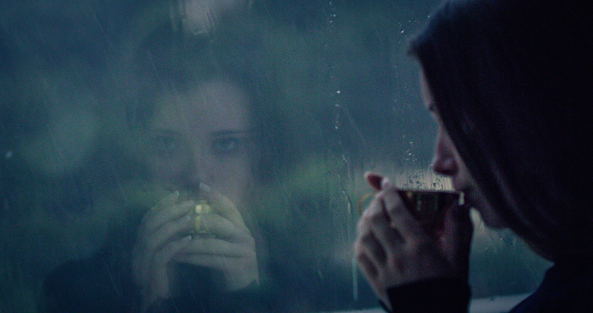 写一个电影《消失的她》观后感