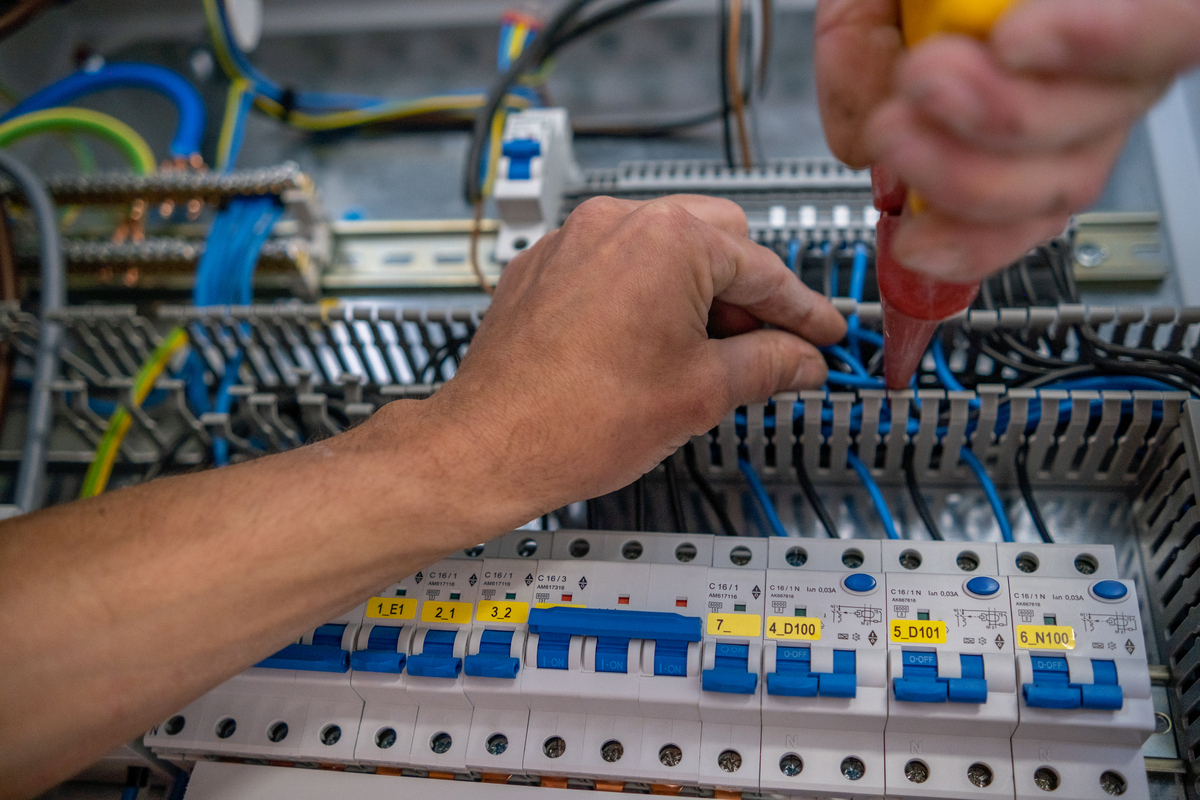 四川省渠县职业中专学校电子电器应用与维修专业学习内容