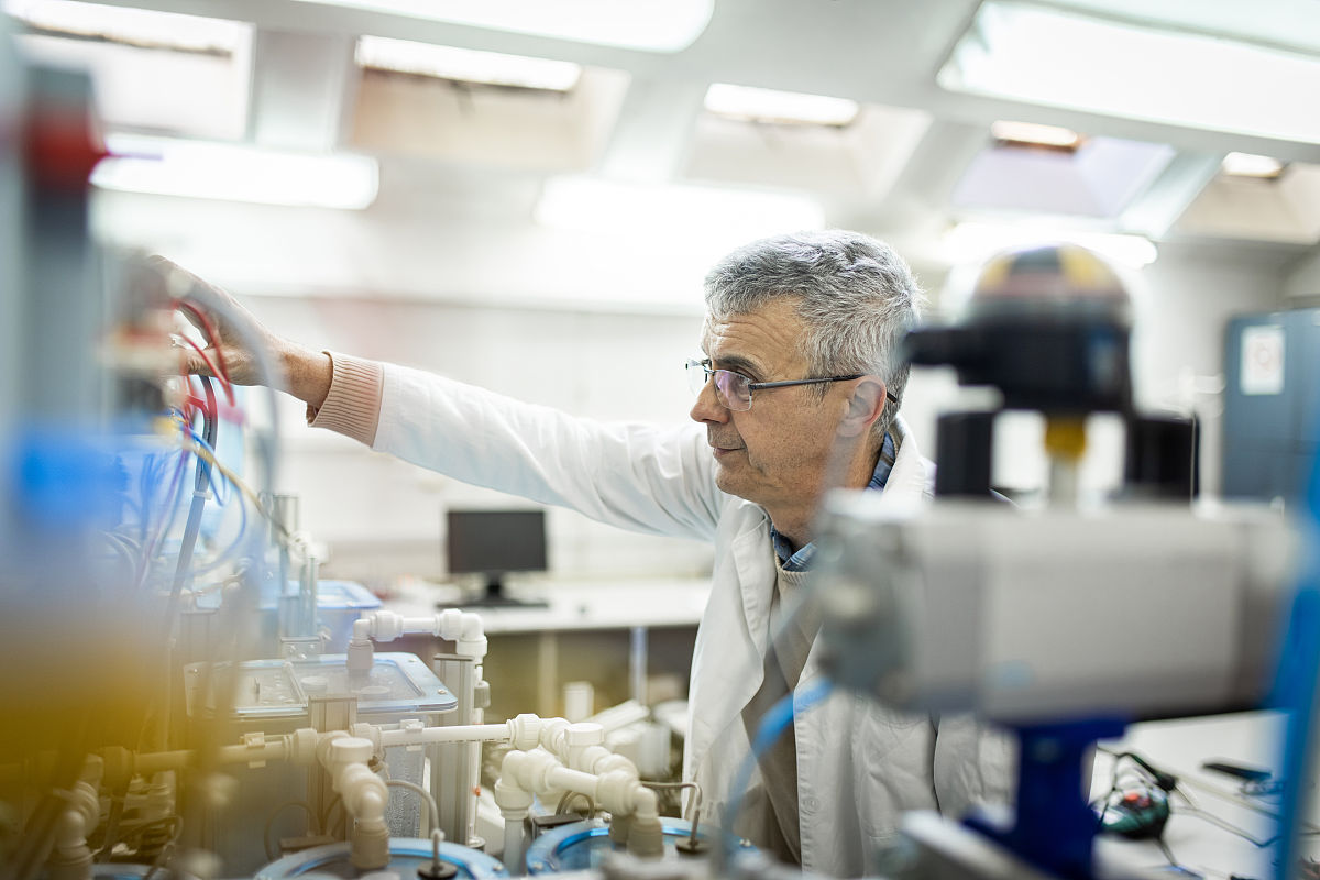 成都铁路卫校医学检验中专 - 培养医学检验技术人才的摇篮