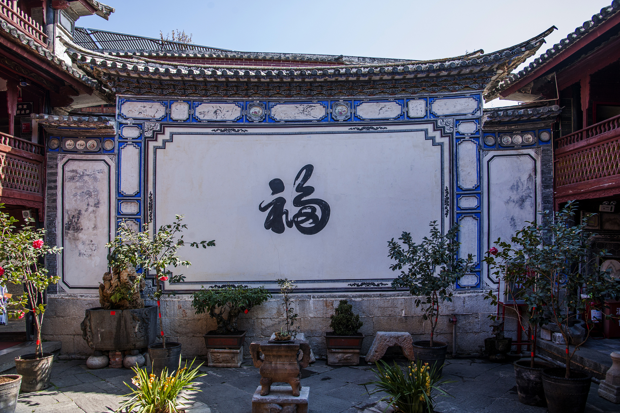 云南大理喜洲民居照壁