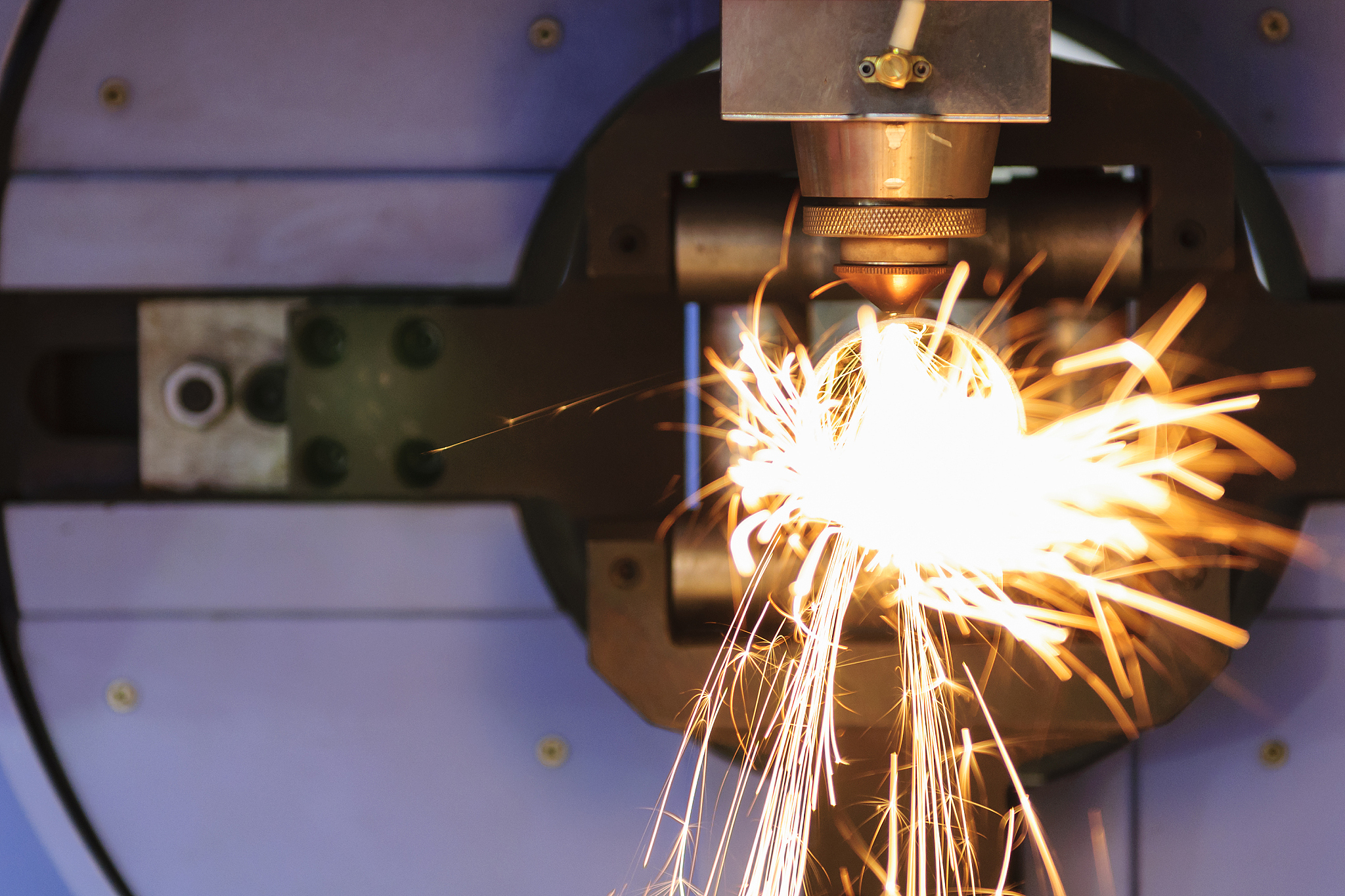 振镜式激光加工设备安全风险与防护措施