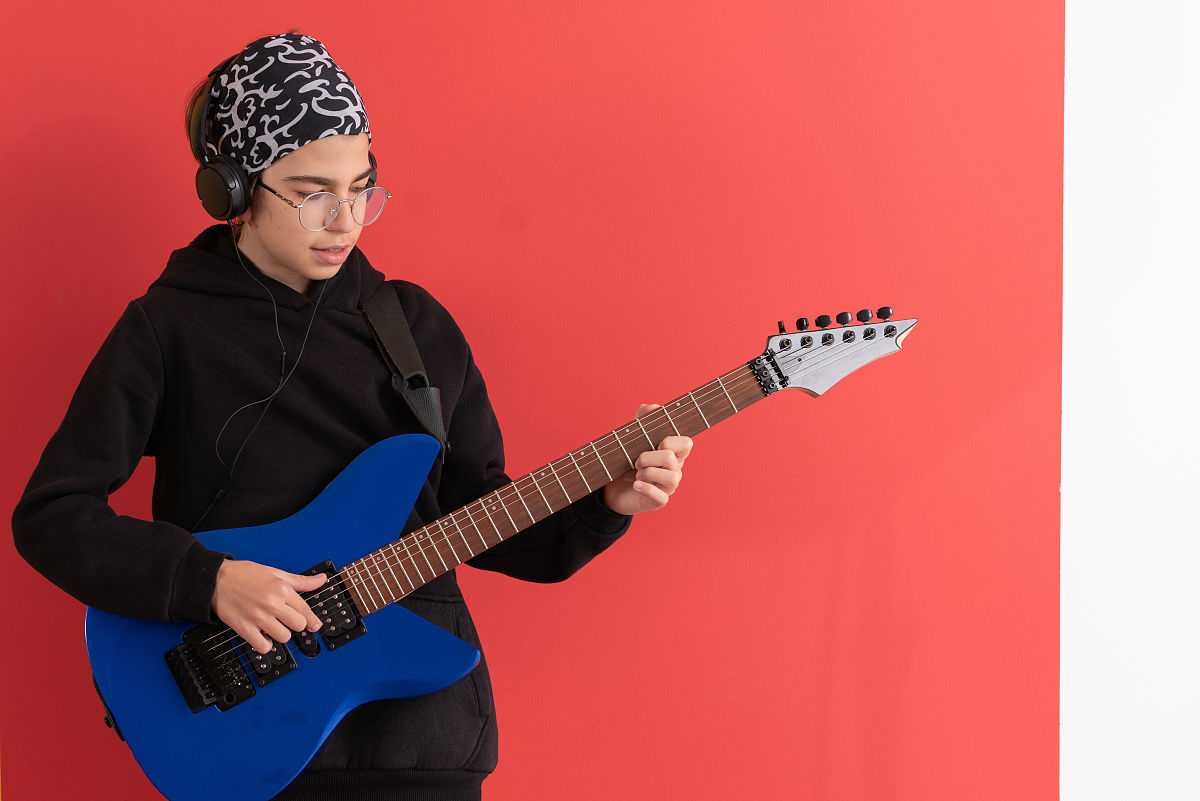 能弹南泥湾相当于五级水平帮我用200字详细描述