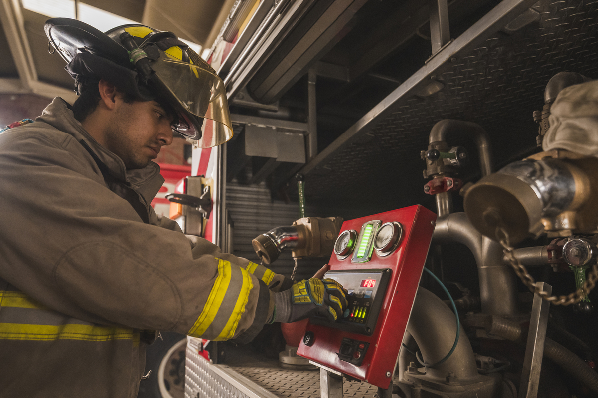 消防工程技术专业就业方向：从安全管理到装备研发