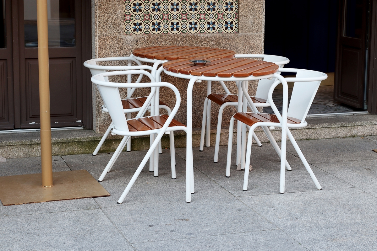 薄实木餐桌价格多少钱？影响价格因素有哪些？