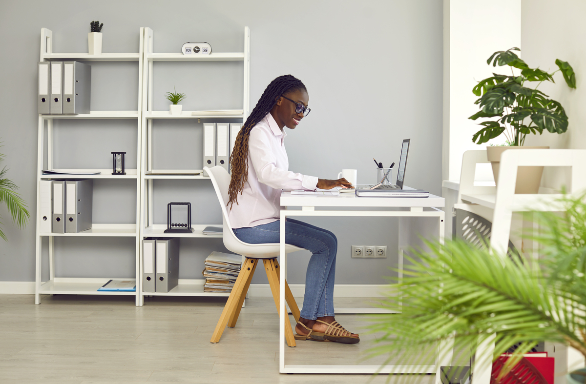 当前书桌的主要功能