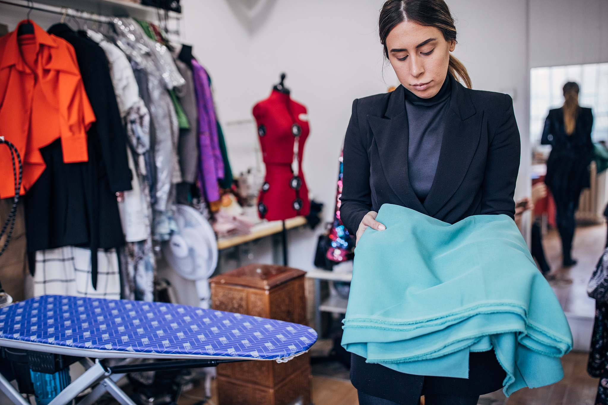 本科工程造价但是对时尚服装行业非常有兴趣，怎样成一名时尚买手?