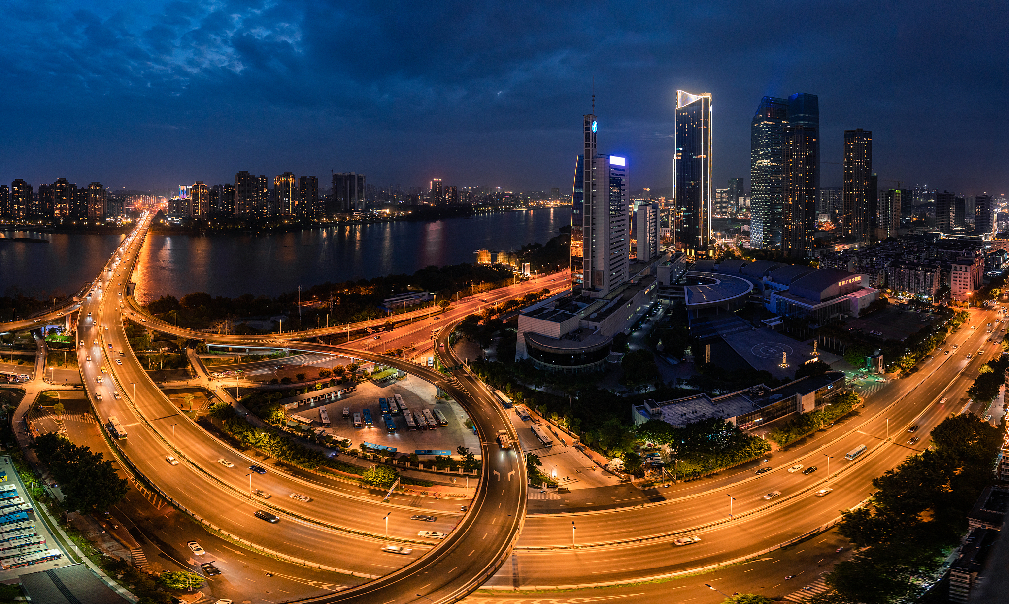 甘肃广播电视中等专业学校2021年专业设置：广播电视编导、新闻传播等