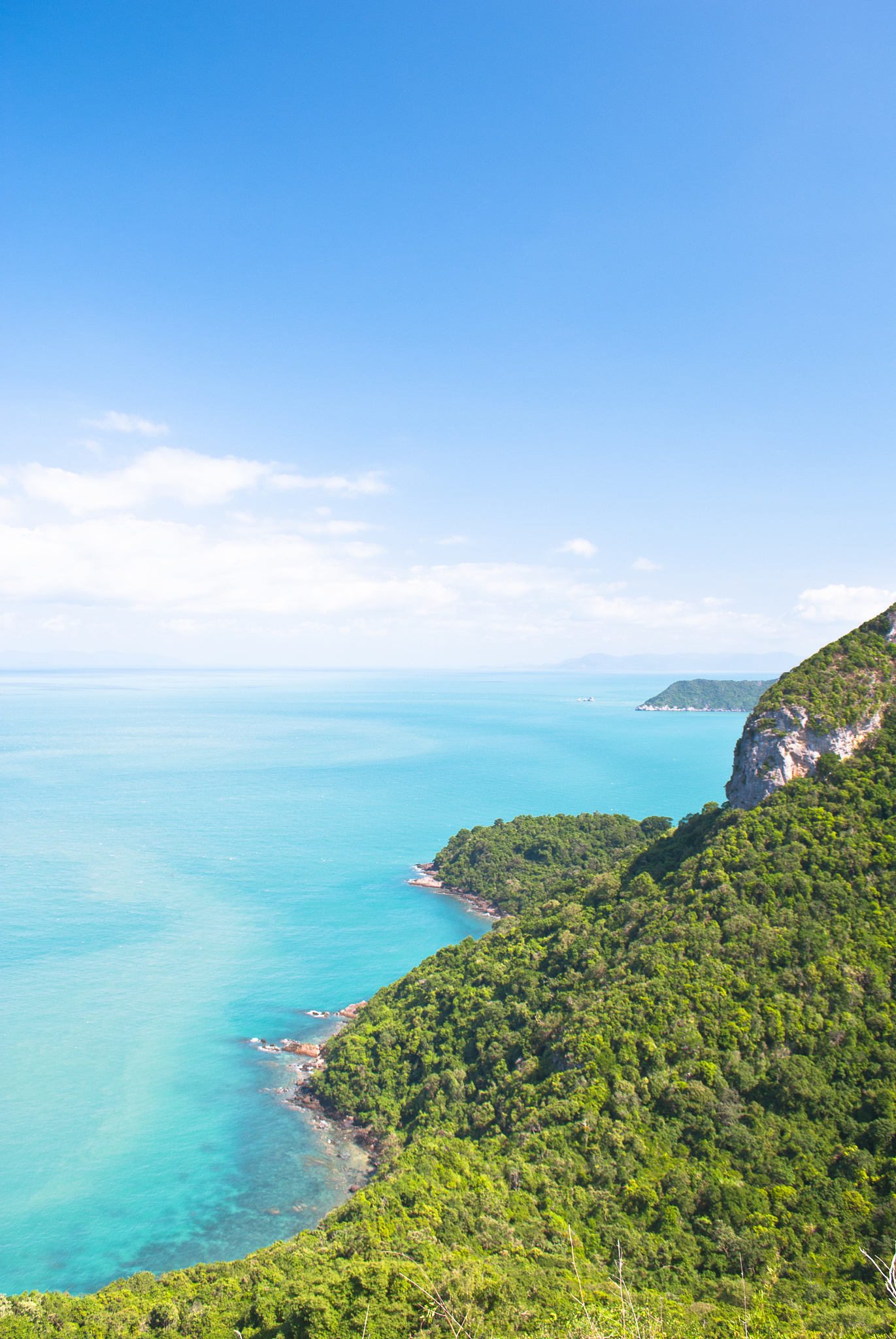 Soetomo lahir di Desa Ngepeh Kabupaten Nganjuk Jawa Timur pada tanggal 30 Juli 1888 Pada waktu kecil pemuda itu oleh ayahnya diberi nama Soebroto Nama itu kemudian diganti menjadi Soetomo ketika dia m