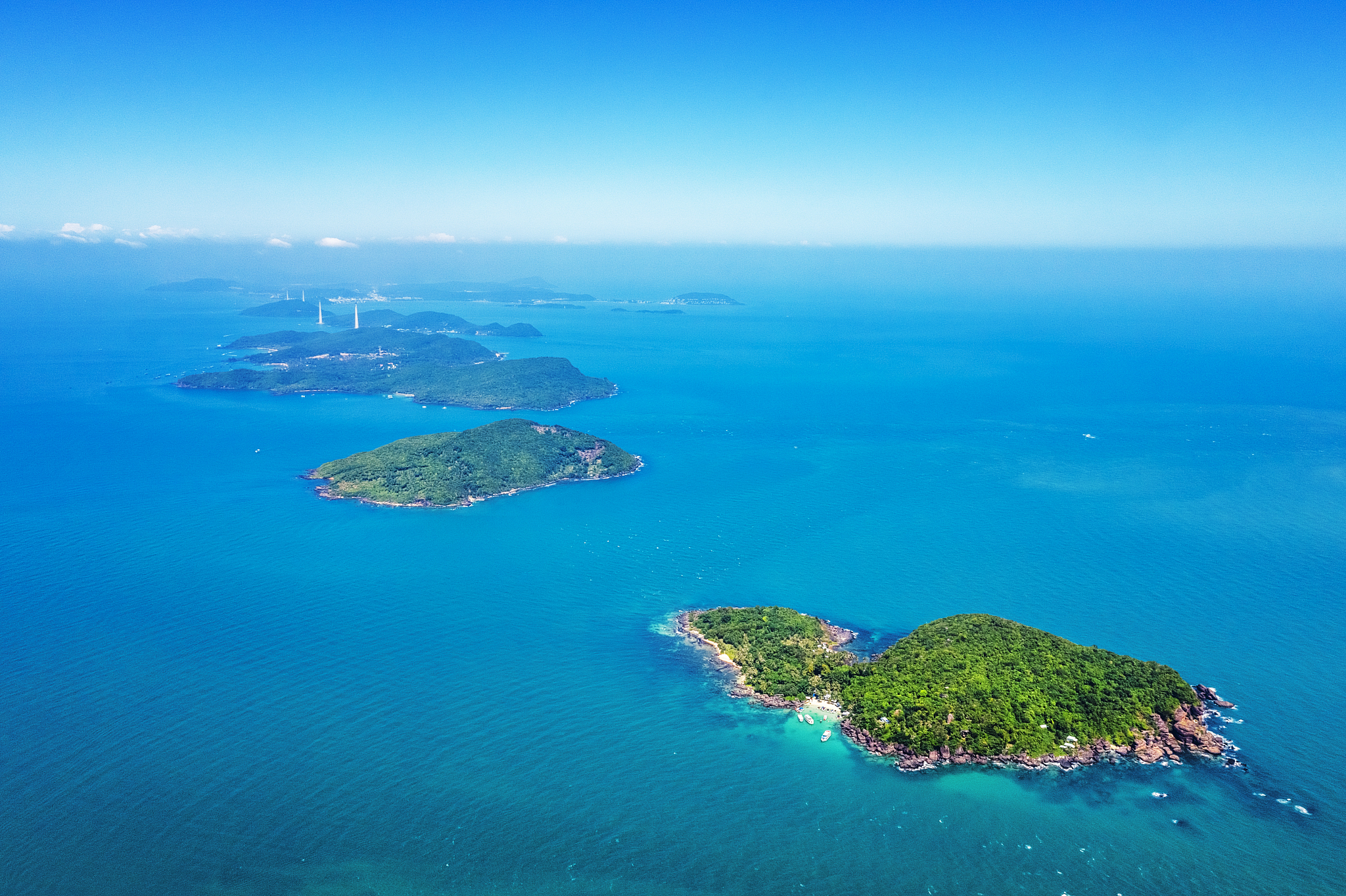 xuong island, vang island and thom island, view from gam gi isla