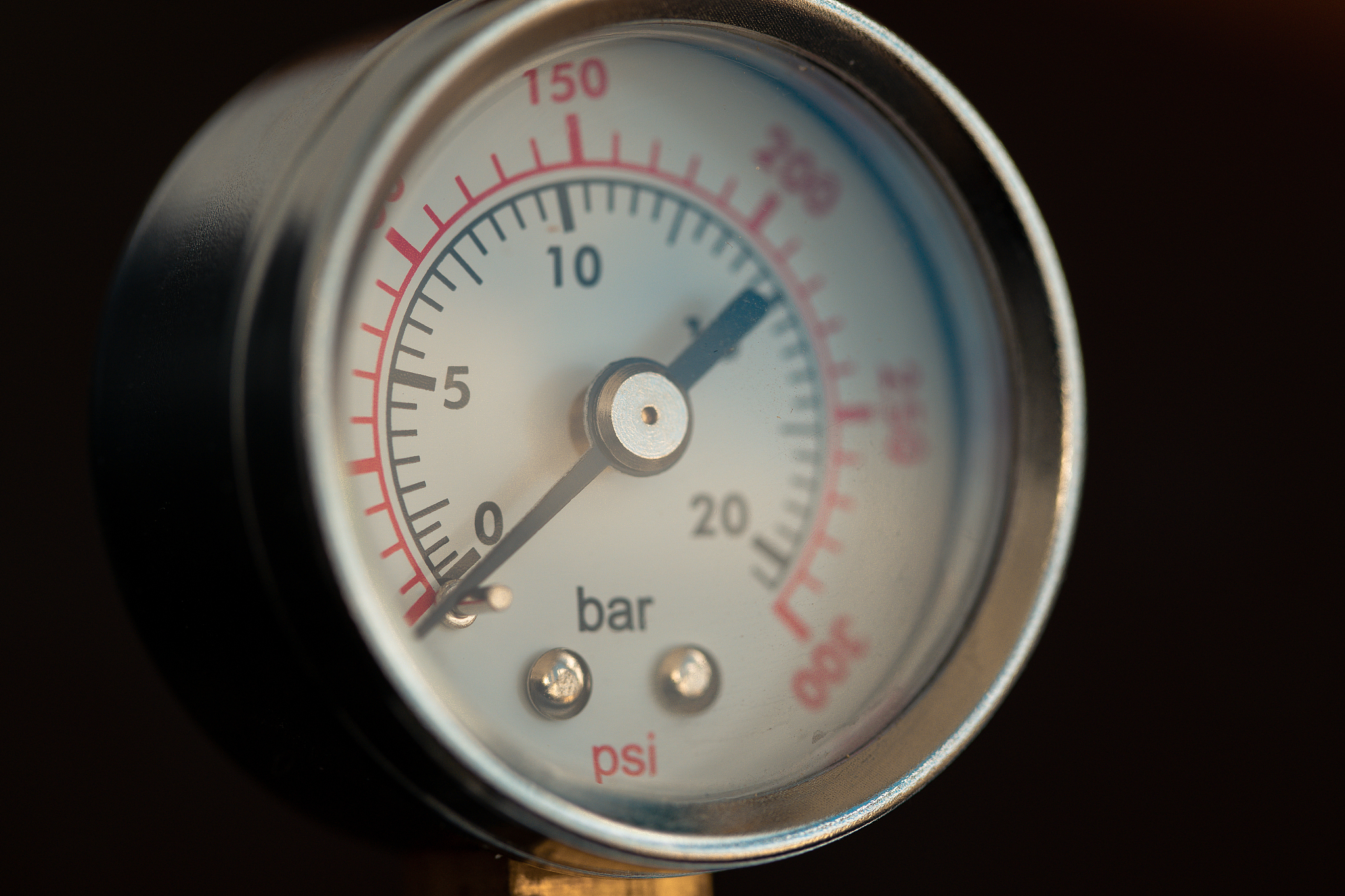 round device for pressure measurement. dial gauge. pressure gaug