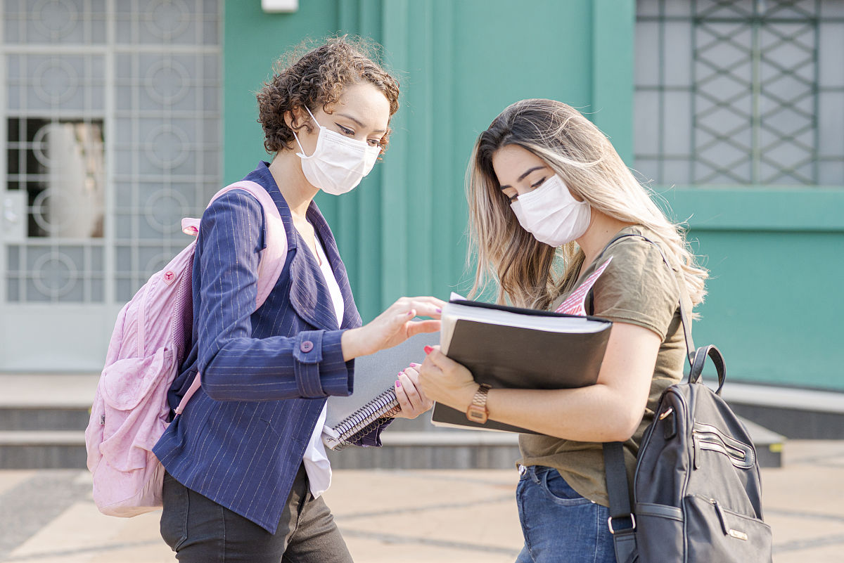 生成一个校园管理系统500字论文