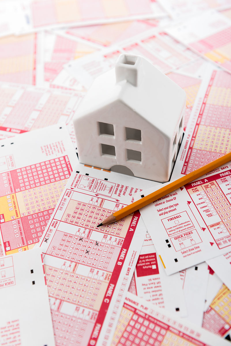 第二期彩票数据分析及预测 - 红球蓝球号码趋势