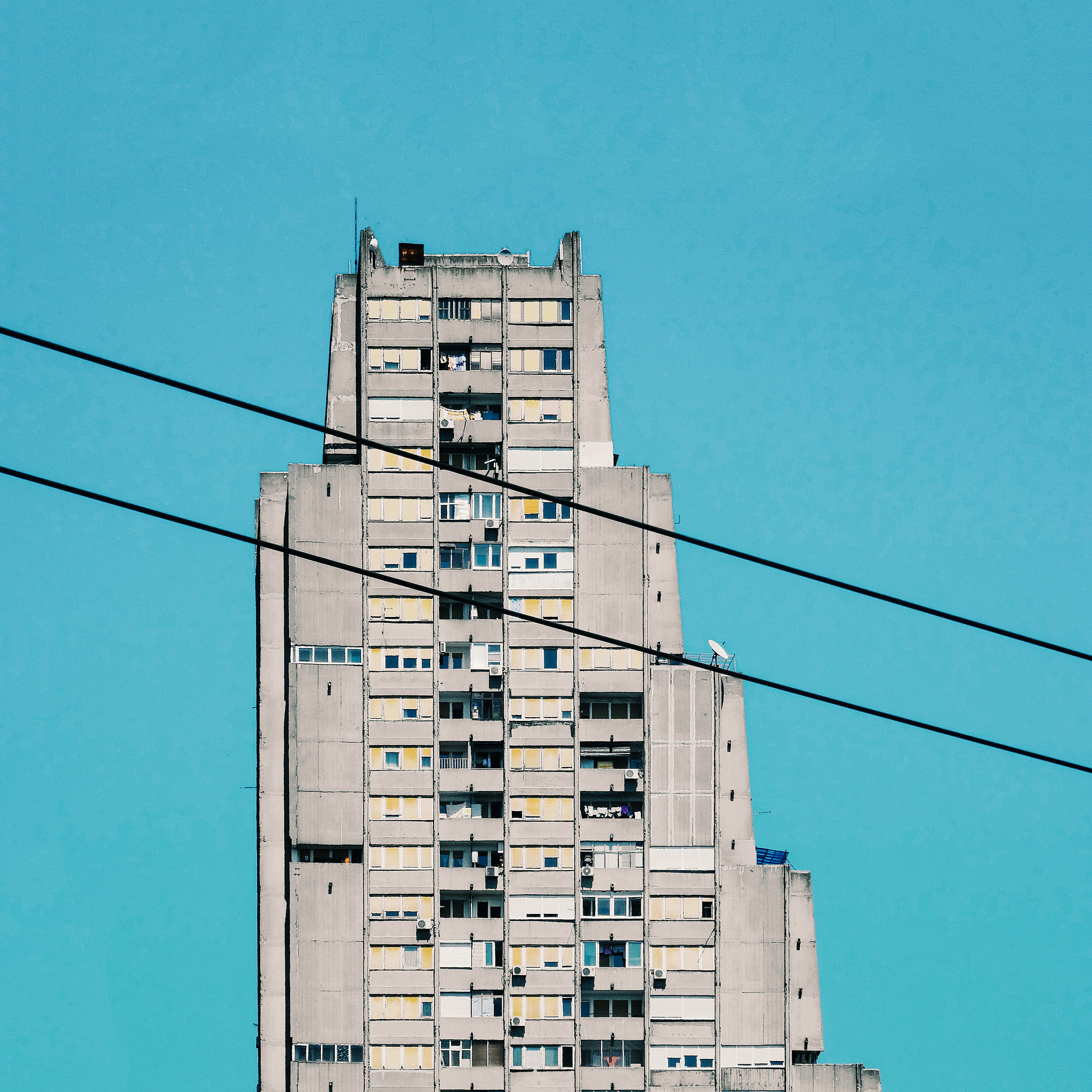 部分站点设备要与铁塔同时完成搬迁