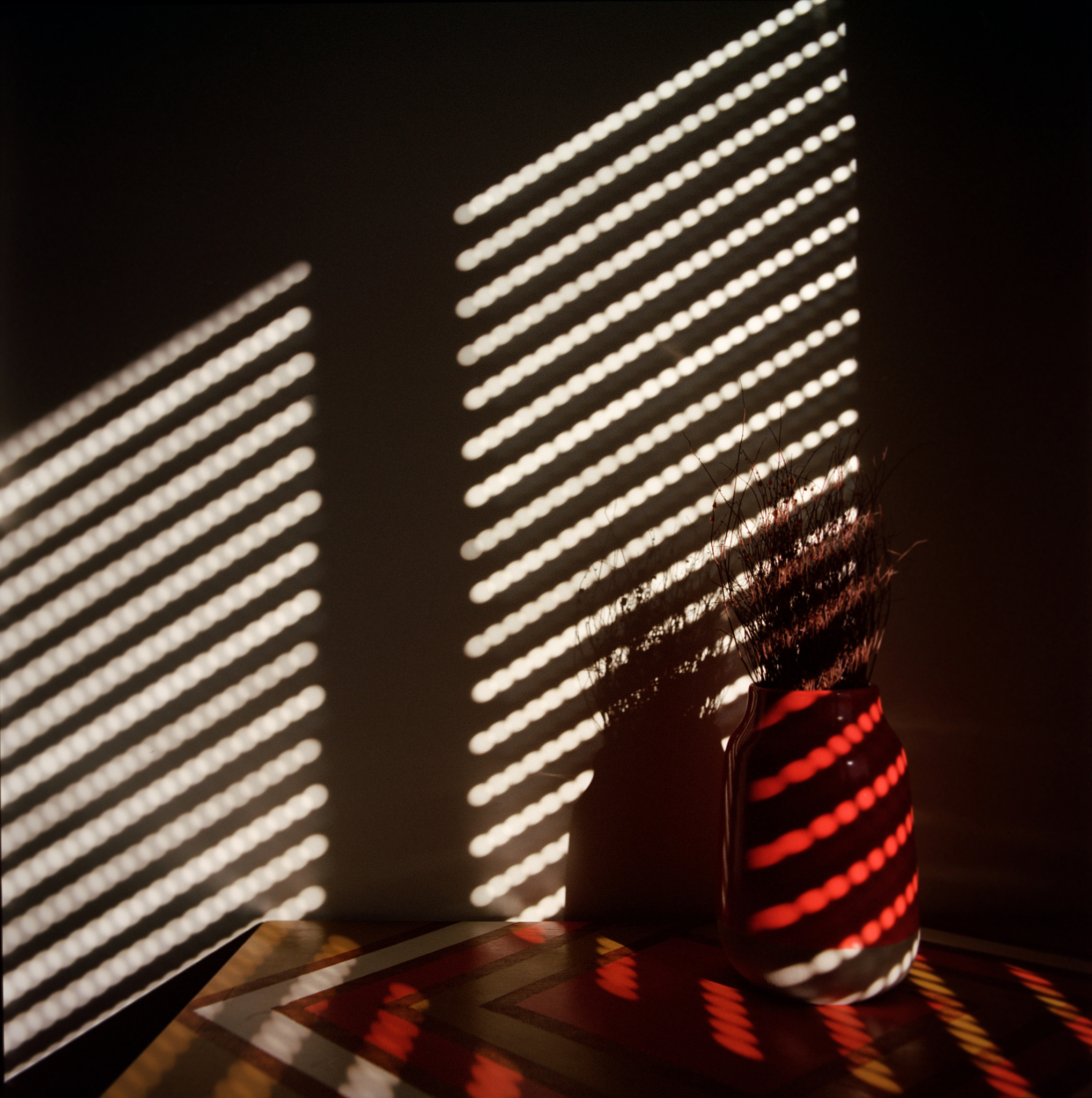 工作室主要业务为舞美灯光设计灯光秀编程文旅灯光设计编程舞美与文旅项目的三维动画模拟视频制作。灯光控台技术培训灯光秀编程培训三维模拟动画制作软件培训。取20个独一无二高端的暗黑风格的英文工作室名字。