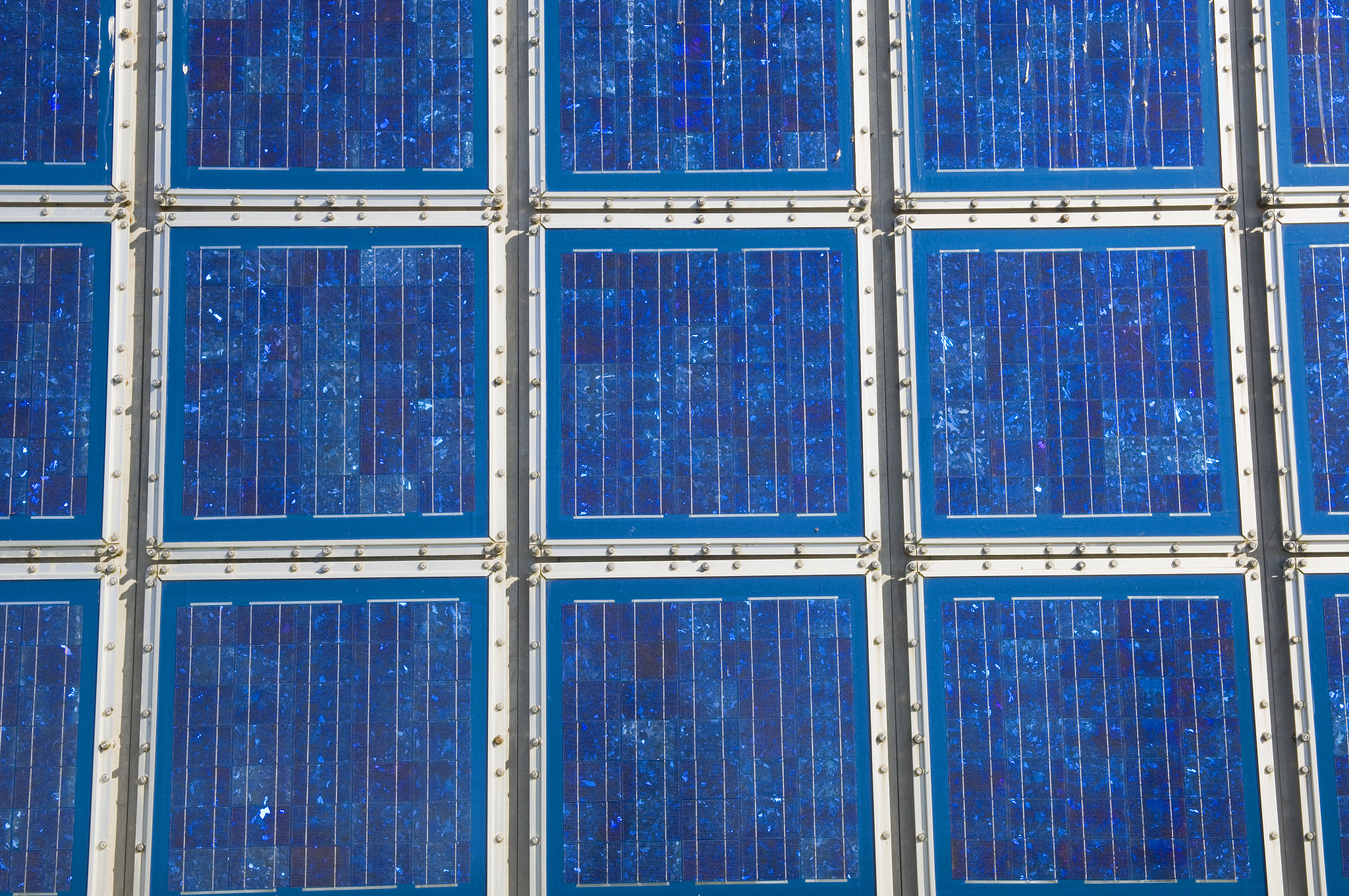 金属硅新能源应用前景分析：太阳能电池、锂电池、储能等