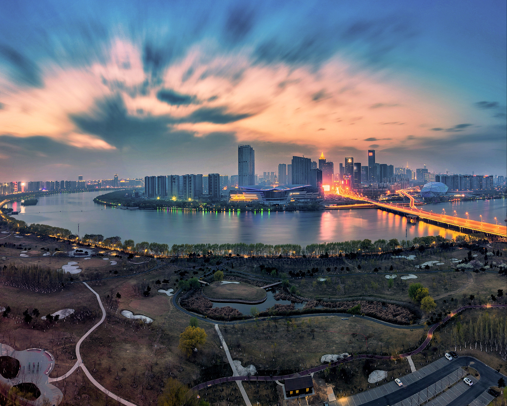 沈阳浑河大桥两岸