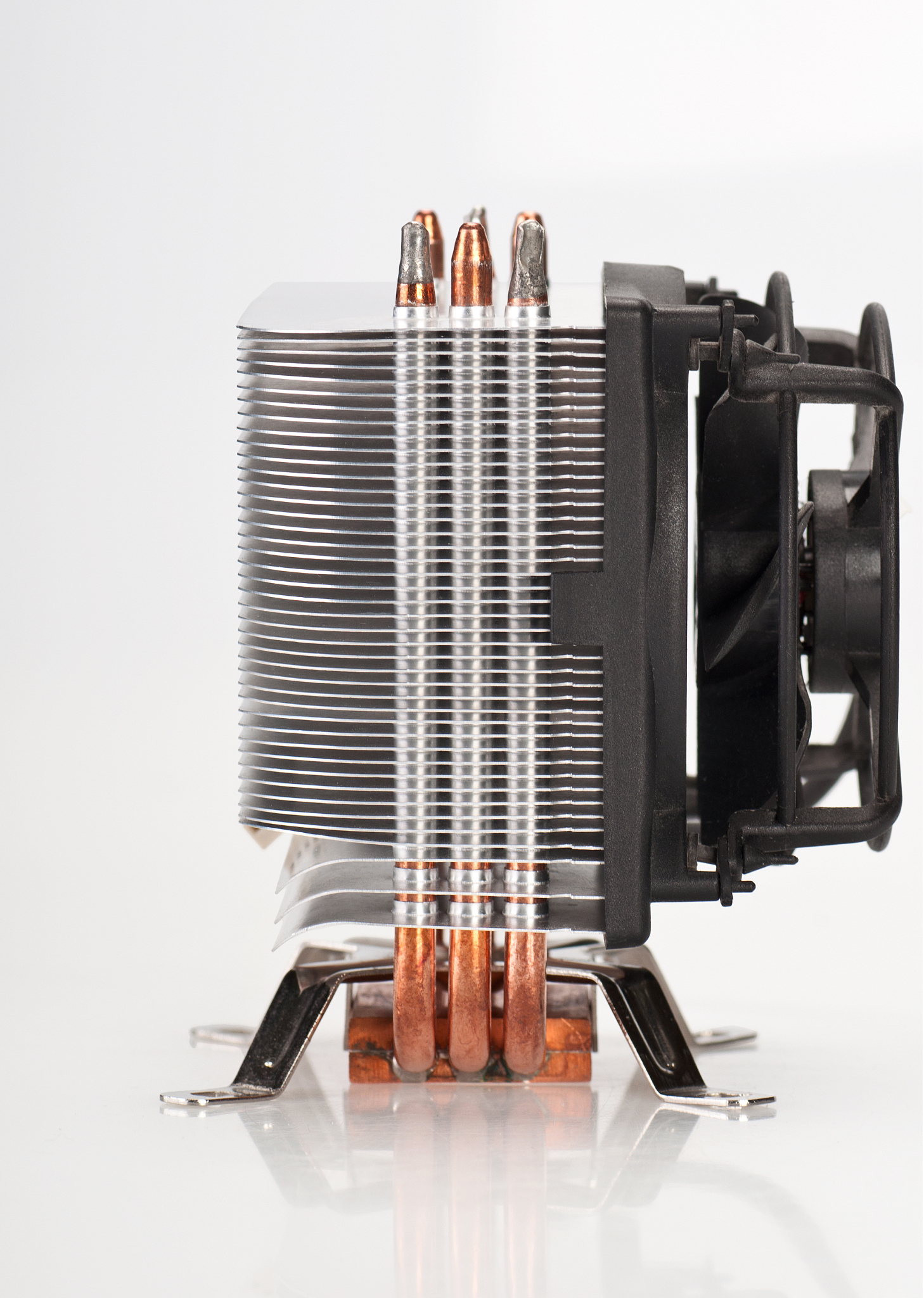 储能电源浸没式液冷技术：高效散热，提升性能寿命