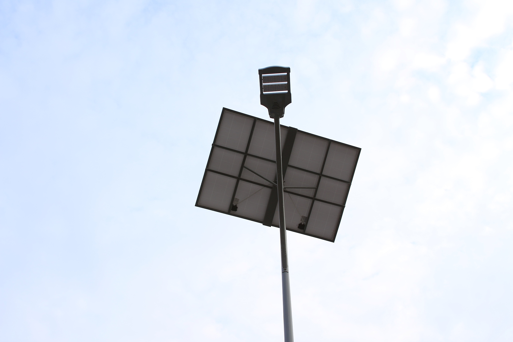 solar street lamps in city parks
