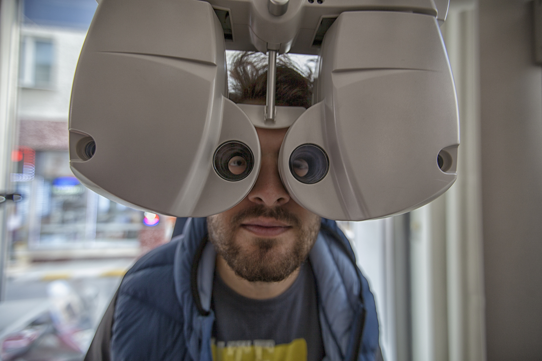 Headsight头戴式显示器是谁发明的在哪一年发明的