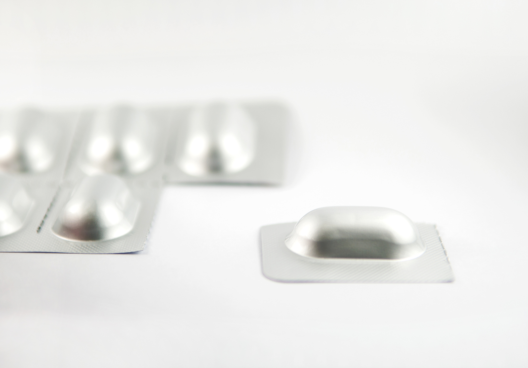 散剂制备的一般工艺流程为 A．粉碎→混合→过筛→分剂量→质检→包装B．混合→粉碎→过筛→分剂量→包装→质检C．粉碎→过筛→混合→分剂量→质检→包装D．粉碎→混合→过筛→质检→分剂量→包装E．混合→粉碎→过筛→质检→分剂量→包装