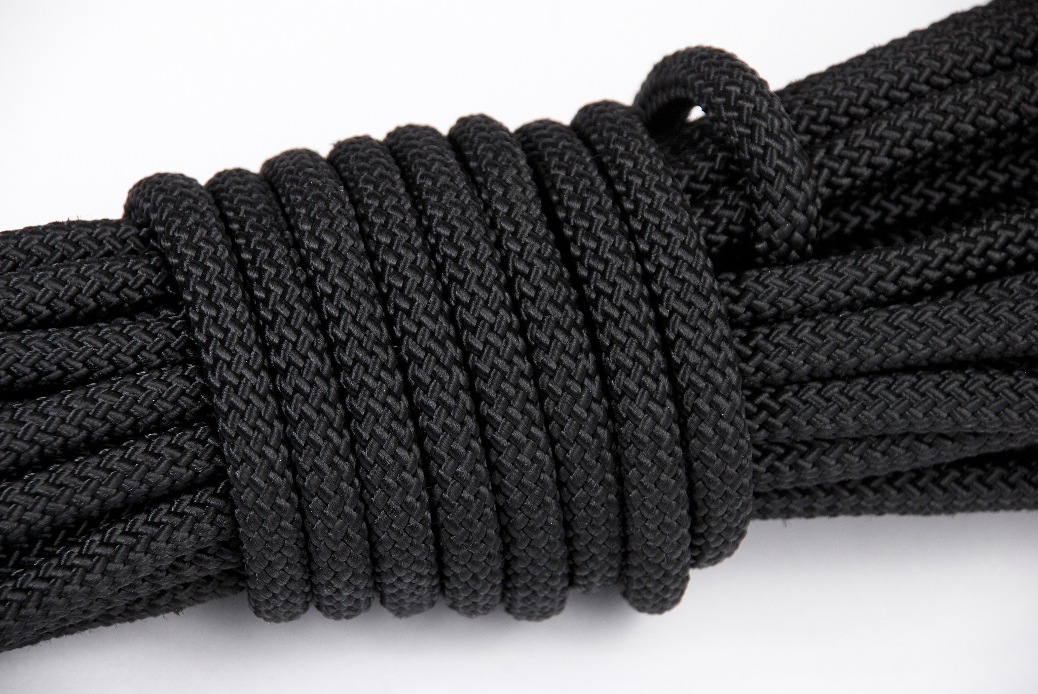 耐用黑色尼龙绳，家用多功能绳索，安全可靠