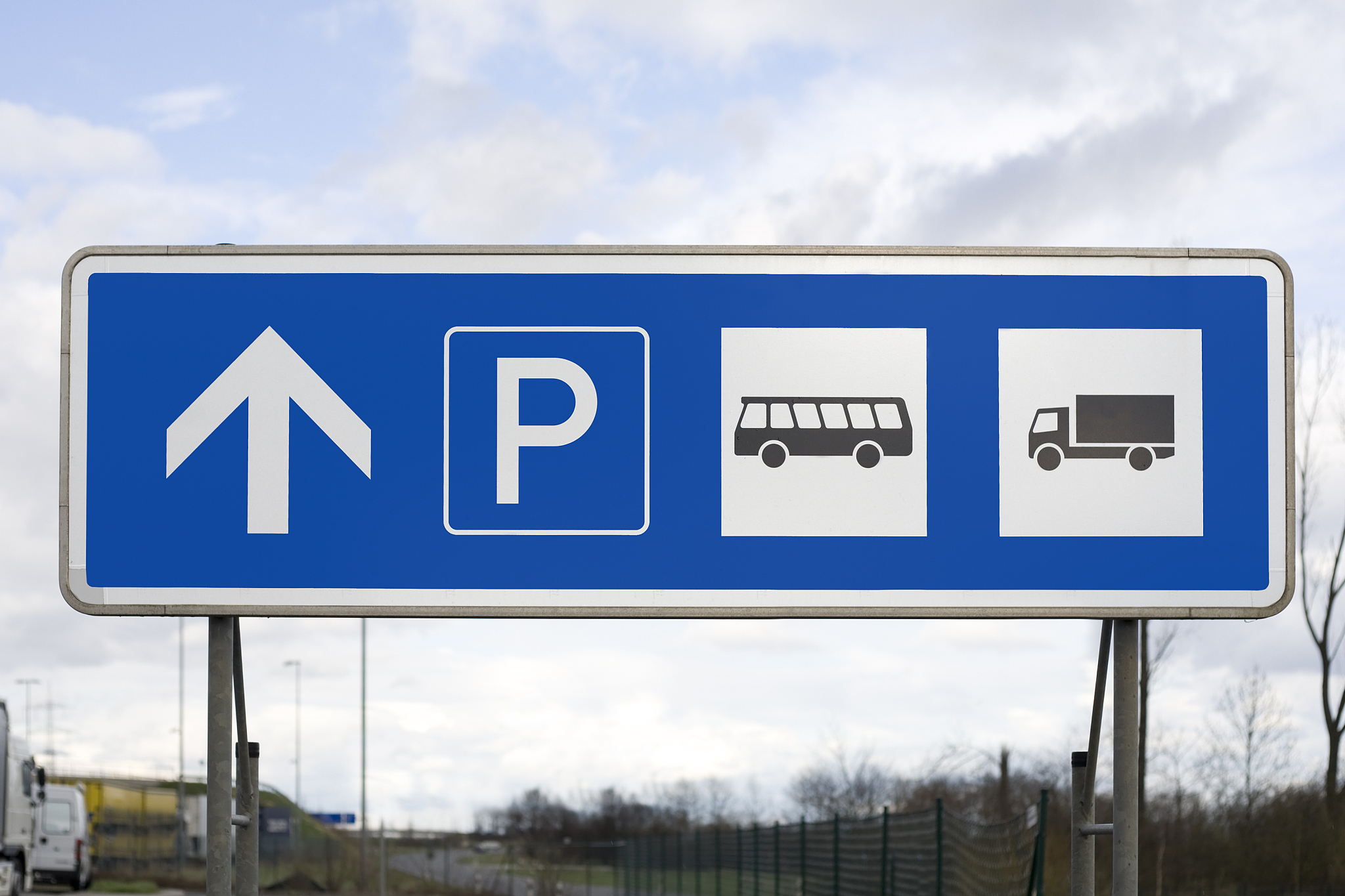road sign - parking for trucks and busses only