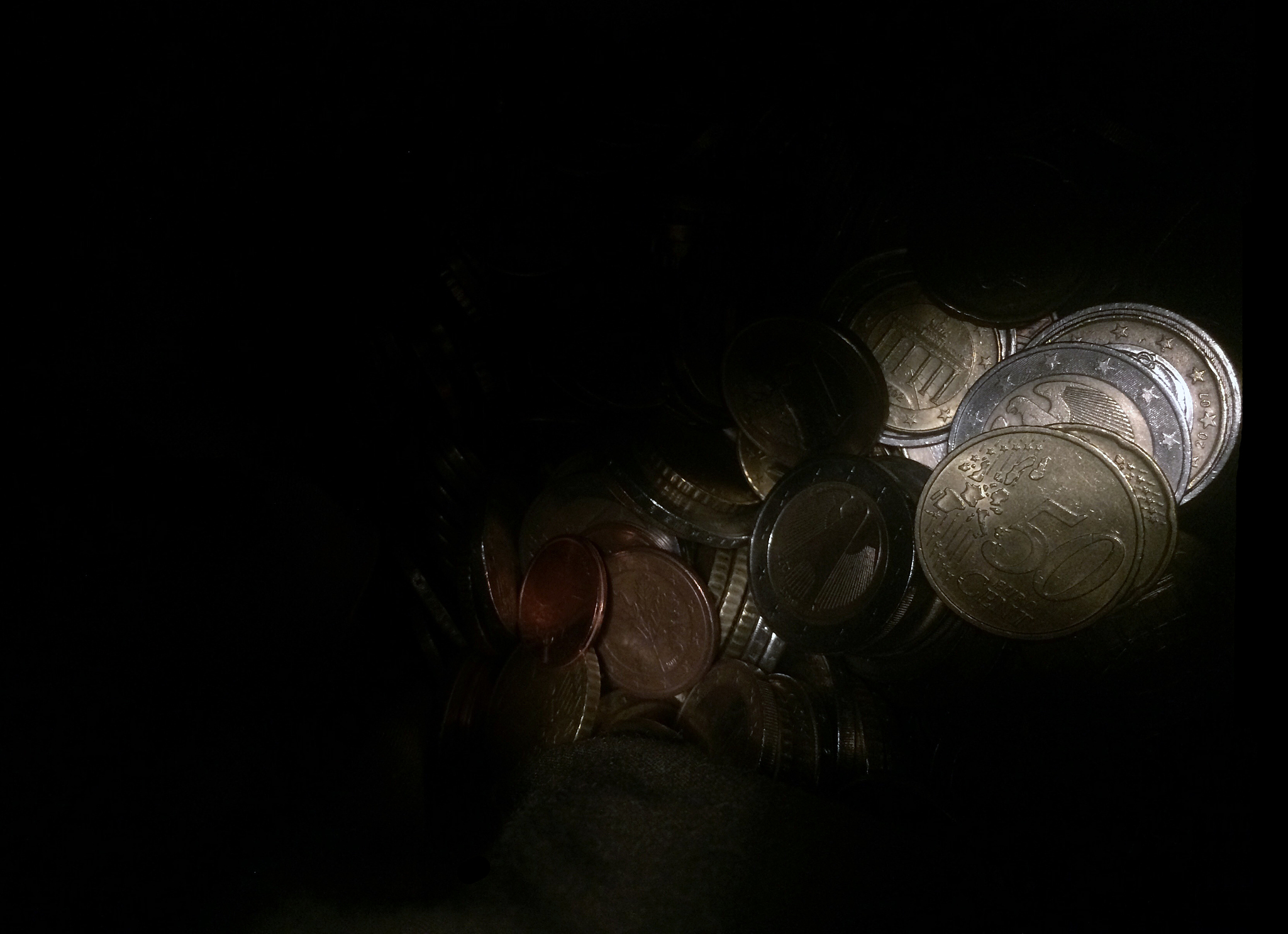euro crisis - darkness and cash
