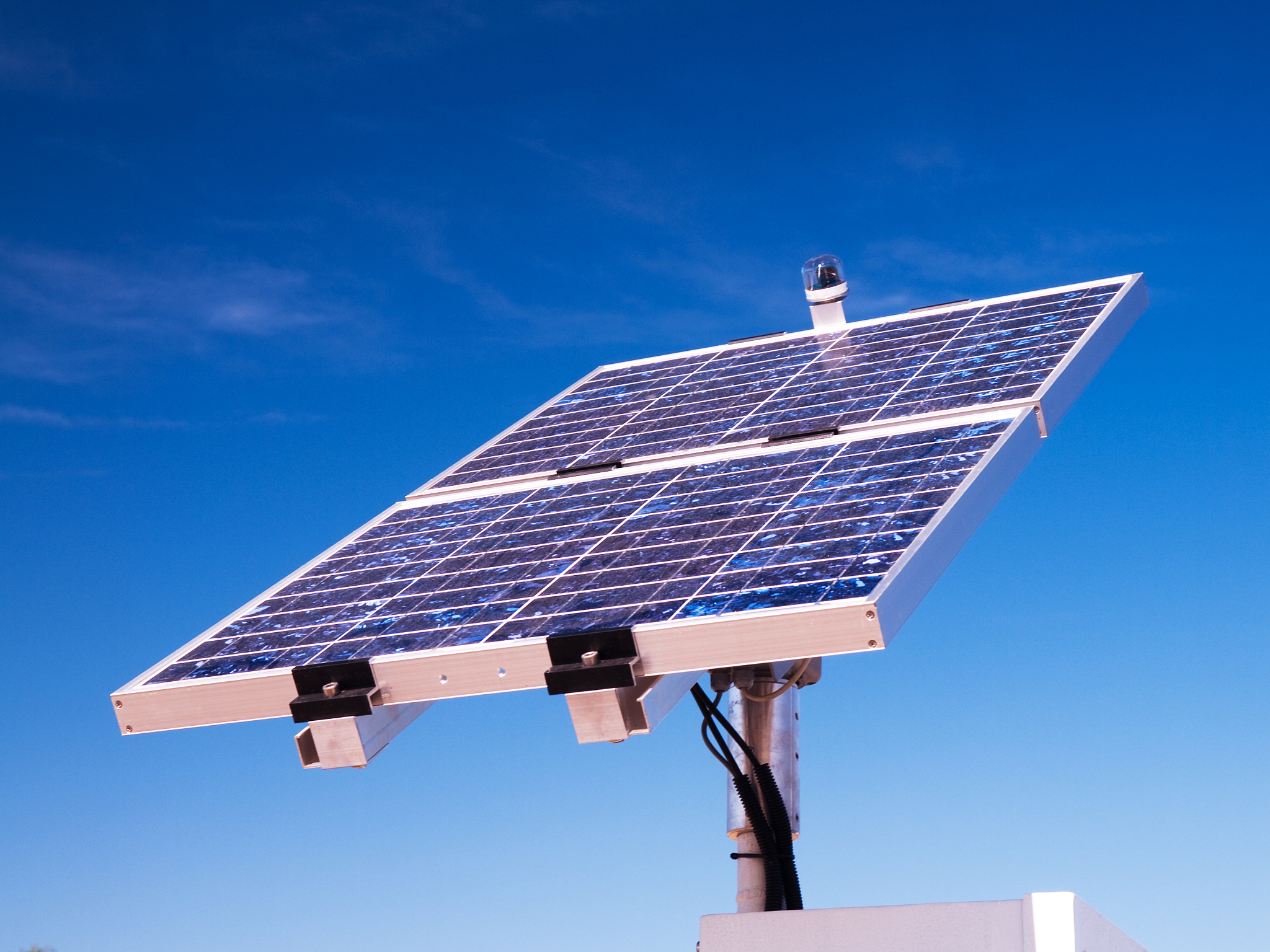 无人机太阳能电池板：延长续航，实现可持续飞行