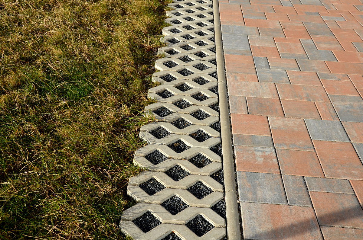 渗水砖铺装方法