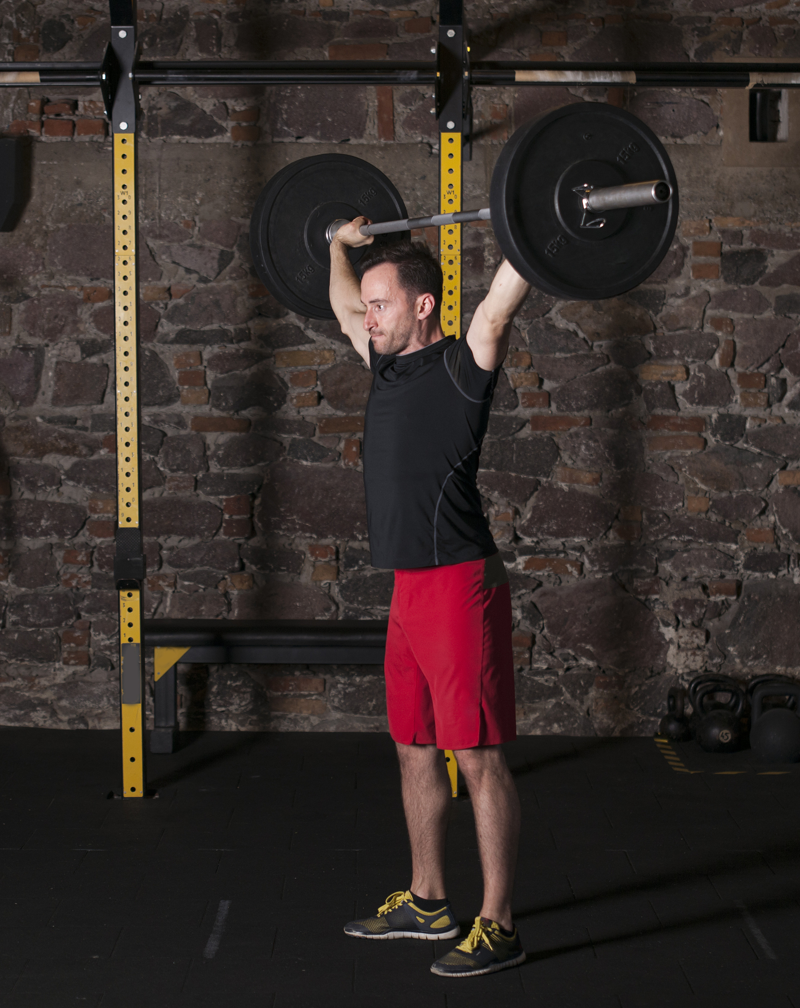 330kg 杠铃深蹲：专业力量举重运动员水平