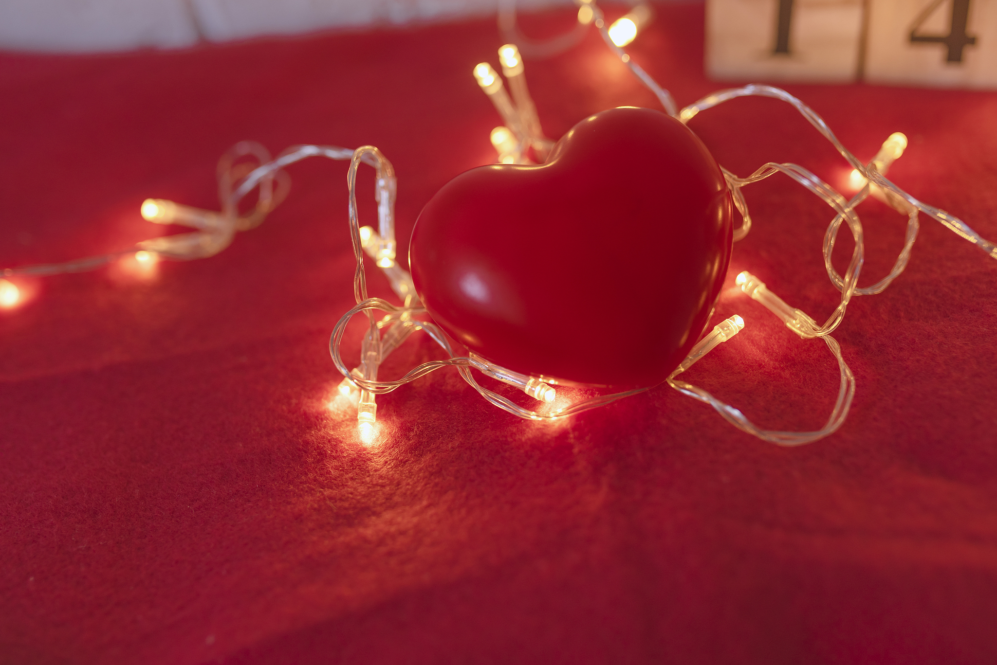 跟爱人说晚安怎么写才能表达出我更佳爱他