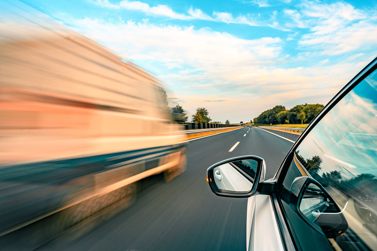 开高速汽车要注意什么